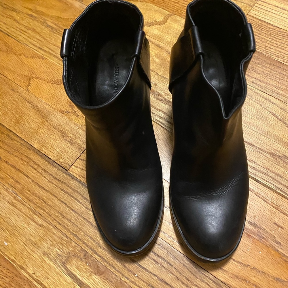 Surface to air harness booties